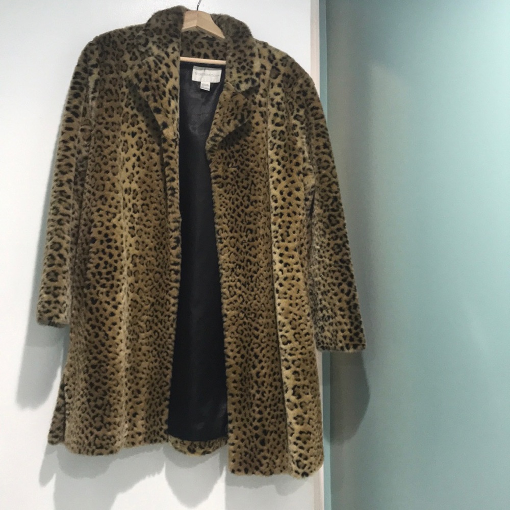 Gorgeous faux leopard coat